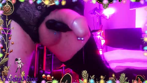 Snapshot of violetteminx chatting on December 25, 12:58 pm Violette online show from December 25, 12:58 pm