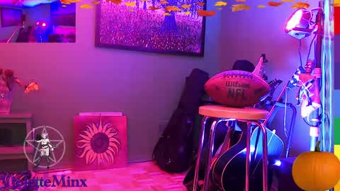 Snapshot of violetteminx chatting on October 10, 12:00 am Violette online show from October 10, 12:00 am
