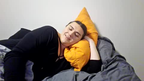 priscilla online show from October 1, 4:35 am