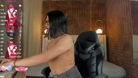 Snapshot of vitta_alfayed chatting on December 13, 8:15 pm VittaaaPlease help me with your thumbs up its important online show from December 13, 8:15 pm