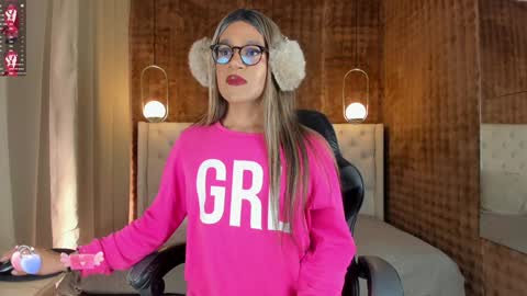 Snapshot of vitta_alfayed chatting on January 15, 12:58 pm VittaaaPlease help me with your thumbs up its important online show from January 15, 12:58 pm