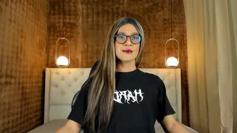 Snapshot of vitta_alfayed chatting on January 25, 1:03 pm VittaaaPlease help me with your thumbs up its important online show from January 25, 1:03 pm