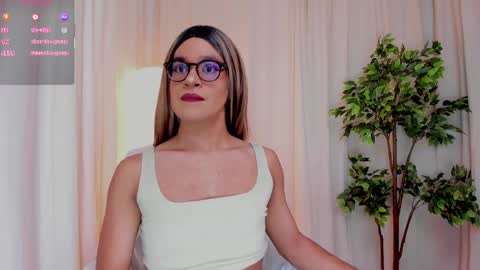Snapshot of vitta_alfayed chatting on March 9, 6:11 pm VittaaaPlease help me with your thumbs up its important online show from March 9, 6:11 pm