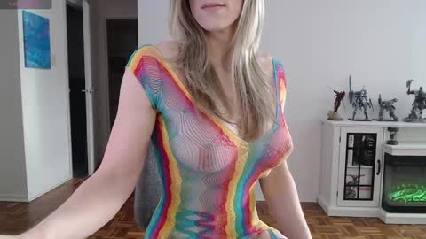 Snapshot of vixen_lockheart chatting on February 9, 5:43 pm Vixen online show from February 9, 5:43 pm