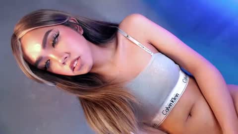 Snapshot of water_lily28 chatting on September 21, 6:19 am Isla Fox online show from September 21, 6:19 am