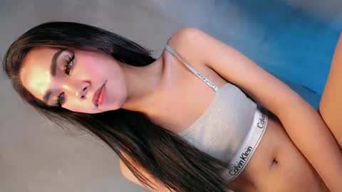 Snapshot of water_lily28 chatting on October 1, 8:37 am Isla Fox online show from October 1, 8:37 am
