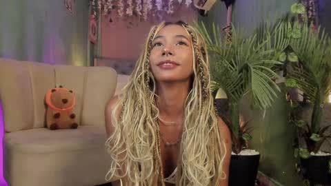 Snapshot of wayuu_goddess chatting on January 8, 3:39 pm Wayuu Goddess 3 online show from January 8, 3:39 pm