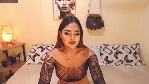 Snapshot of wetwildsugar69 chatting on December 16, 1:21 am sam sugar online show from December 16, 1:21 am