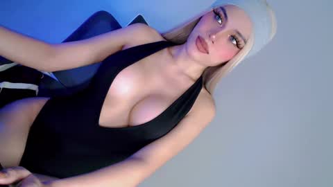 Snapshot of what_the_fuckxx chatting on January 12, 10:01 pm kiara online show from January 12, 10:01 pm