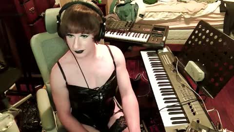 Countess of Hotdogs online show from January 12, 3:24 am