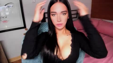 free to ask  online show from January 9, 10:15 pm