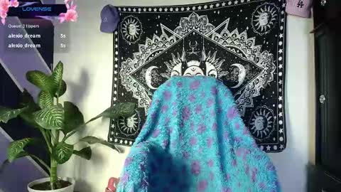 ig WitchDivinne online show from March 6, 10:37 pm