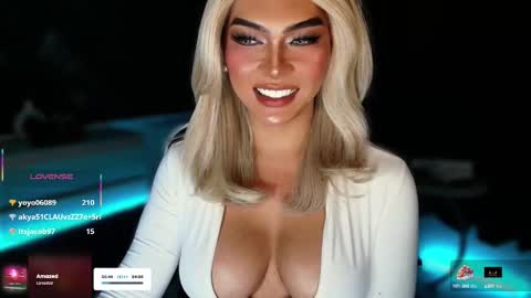 Snapshot of womanofyourdesire_ts chatting on October 5, 6:07 pm Julia online show from October 5, 6:07 pm