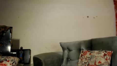 Snapshot of wonderfullight chatting on December 21, 8:50 am SHENIEL RODRIGUEZ online show from December 21, 8:50 am