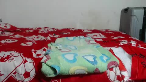 Snapshot of wonderfullight chatting on February 15, 8:33 am SHENIEL RODRIGUEZ online show from February 15, 8:33 am