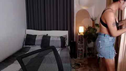 Snapshot of worldclass_sassy chatting on February 10, 1:03 am Camilla online show from February 10, 1:03 am