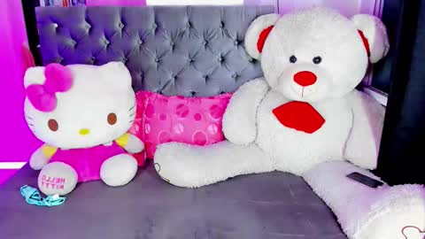 Snapshot of x_indomitable1 chatting on September 16, 6:51 am Maria Juliana online show from September 16, 6:51 am