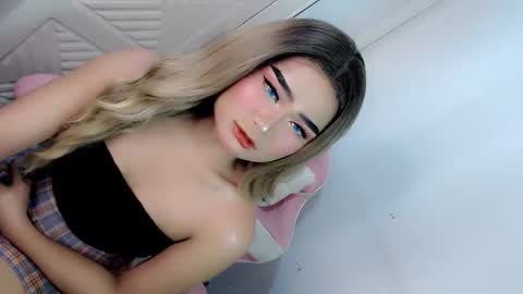 Snapshot of xchinita_kyanggx chatting on February 21, 1:33 pm kianna online show from February 21, 1:33 pm