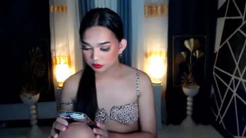 Snapshot of xcumshotselfsucker4ux chatting on December 14, 8:52 pm Candy Lily online show from December 14, 8:52 pm