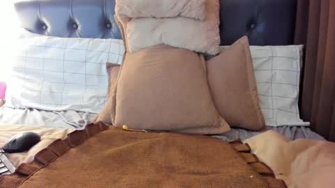 preciousxoxo  online show from January 23, 7:32 am