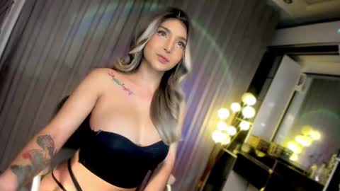 Snapshot of xhey_honeyx chatting on February 26, 5:09 am hey honey online show from February 26, 5:09 am