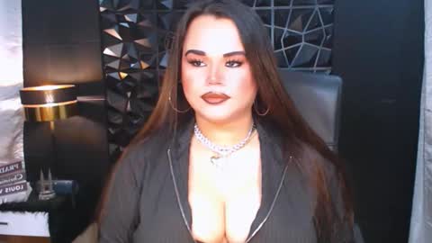 Snapshot of xhugeharleyselfsuckerx chatting on September 27, 6:17 pm xHUGECOCKTILLCUMX online show from September 27, 6:17 pm