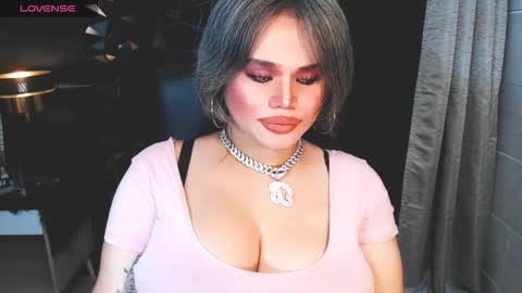 xHUGECOCKTILLCUMX online show from October 18, 8:07 am