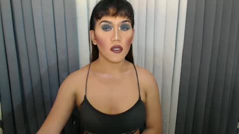 Snapshot of xhugejerkingtransx chatting on December 15, 12:06 pm GWEN THOMPSON ....... online show from December 15, 12:06 pm