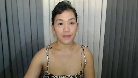 Snapshot of xhugejerkingtransx chatting on December 17, 2:12 am GWEN THOMPSON ....... online show from December 17, 2:12 am