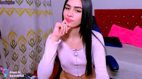 Snapshot of ximena_butterfly2 chatting on September 18, 11:43 pm Ximena Butterfly online show from September 18, 11:43 pm
