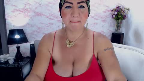 XIOMY   give LIKE on my page online show from January 25, 12:30 pm