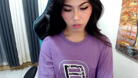 Snapshot of xseductive_airax chatting on February 5, 12:10 am aira online show from February 5, 12:10 am