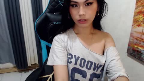 Snapshot of xseductive_airax chatting on February 17, 5:21 pm aira online show from February 17, 5:21 pm