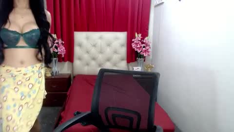 Snapshot of xsexyninedollx chatting on February 7, 7:59 pm Cleo de nile online show from February 7, 7:59 pm