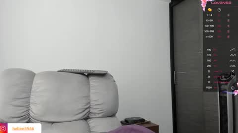Snapshot of xspecialroomx chatting on December 19, 8:23 pm Hellen Sofia instagram hellen5546 online show from December 19, 8:23 pm