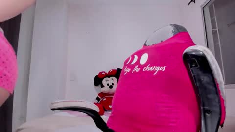 xtalianahotx online show from October 17, 2:04 am