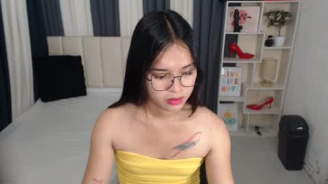 Snapshot of xxbigcockchloexx chatting on September 24, 9:59 am CHLOES ROOM online show from September 24, 9:59 am