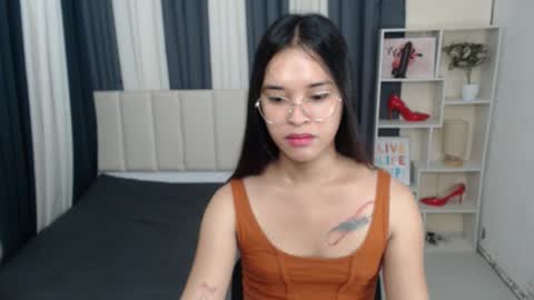 Snapshot of xxbigcockchloexx chatting on October 7, 4:02 am CHLOES ROOM online show from October 7, 4:02 am