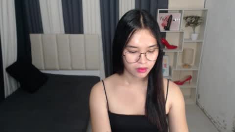 CHLOES ROOM online show from October 14, 7:14 pm