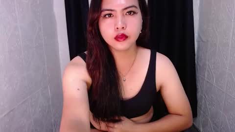 Snapshot of xxhotsexydivinexx chatting on March 11, 1:37 am divine online show from March 11, 1:37 am