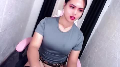 Snapshot of xxhotsexydivinexx chatting on September 11, 12:42 am divine online show from September 11, 12:42 am