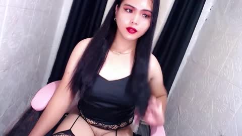Snapshot of xxhotsexydivinexx chatting on October 4, 1:50 am divine online show from October 4, 1:50 am