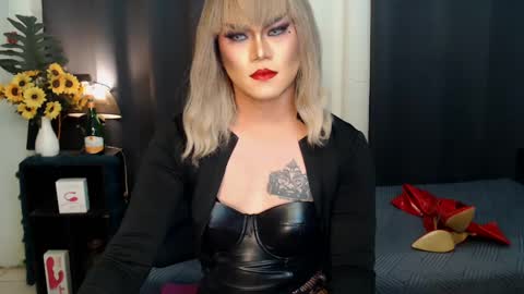 QueenMarina online show from December 15, 7:53 pm