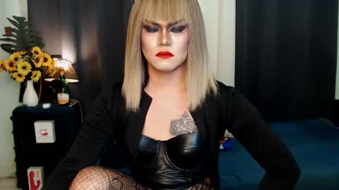 QueenMarina online show from February 10, 5:52 pm
