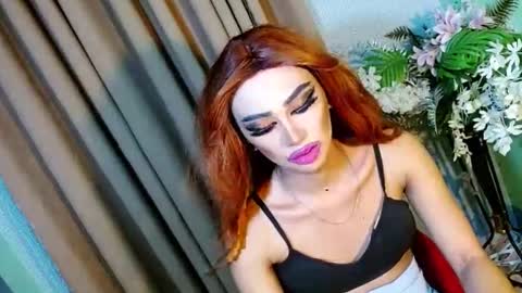 Snapshot of yasii19 chatting on February 4, 6:25 am miss yasii online show from February 4, 6:25 am