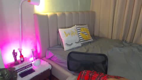 Yazzi online show from February 28, 1:47 am