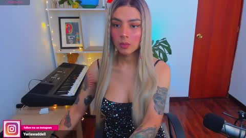 Snapshot of yeriawaddell_ chatting on December 25, 3:06 pm yeriawaddell online show from December 25, 3:06 pm