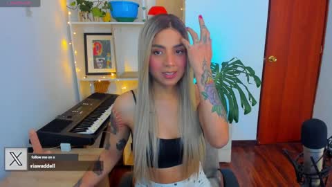 Snapshot of yeriawaddell_ chatting on December 30, 5:34 pm yeriawaddell online show from December 30, 5:34 pm