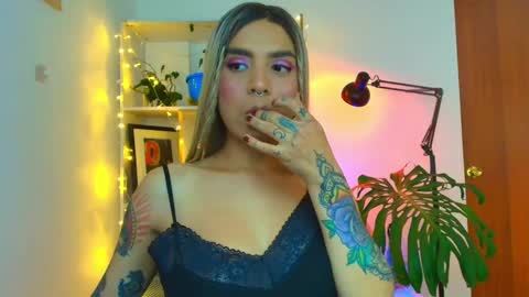 Snapshot of yeriawaddell_ chatting on January 28, 11:50 pm yeriawaddell online show from January 28, 11:50 pm