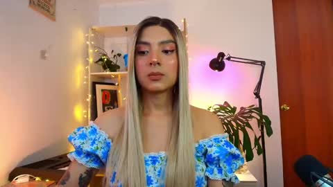 Snapshot of yeriawaddell_ chatting on January 31, 12:28 am yeriawaddell online show from January 31, 12:28 am